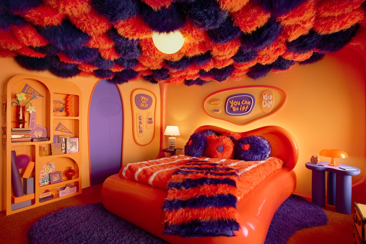 preloaded gallery image