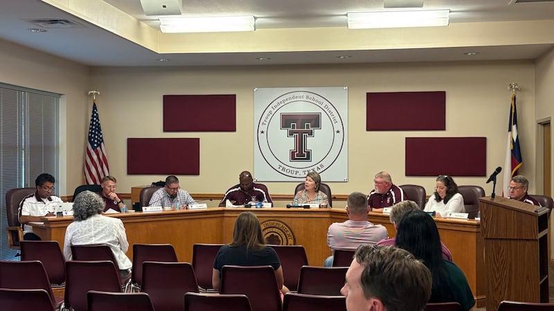 Junta directiva de Troup ISD aprueba convocar una elección sobre los bonos