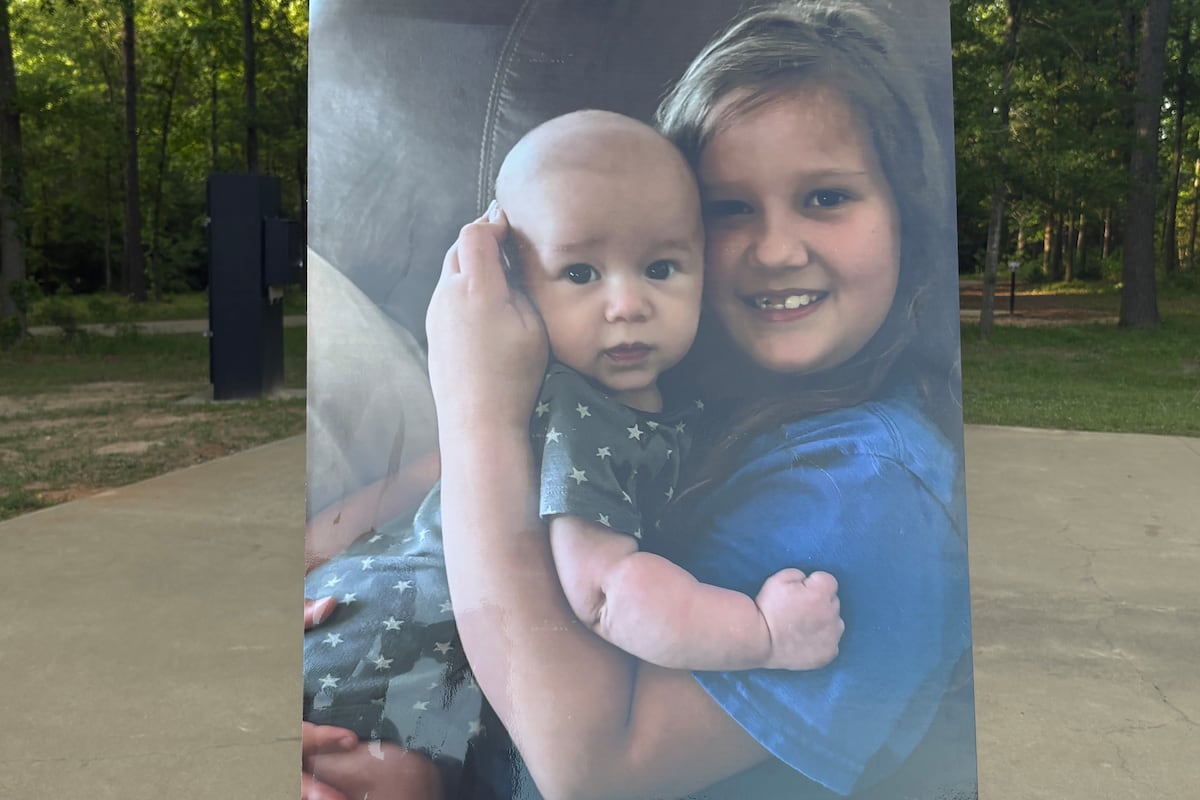 preloaded gallery image