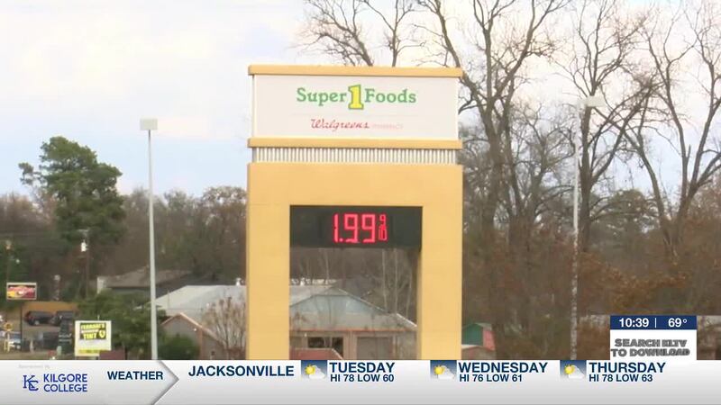 Precios de la gasolina caen bajo los $2 en partes del este de Texas