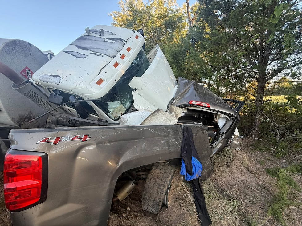 Un paciente ha sido trasladado en helicóptero al hospital tras un accidente en el que se...