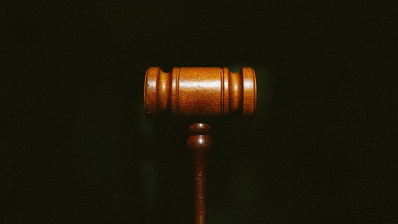 La evidencia presentada en el juicio mostró que la pareja conspiró para facturar alrededor de...