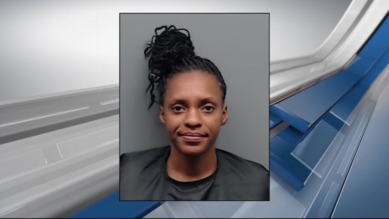 Longview woman accused of attempting to ram family into wall on I-20