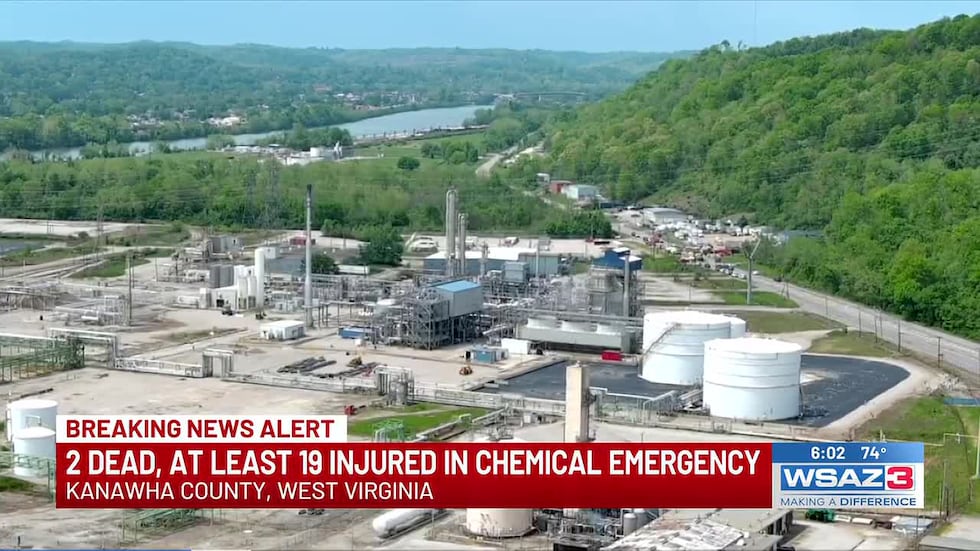 Dos personas perdieron la vida y al menos otras 30 resultaron heridas.