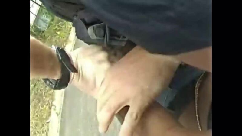 Policía de Tyler publica un video del disparo de un arma durante forcejeo