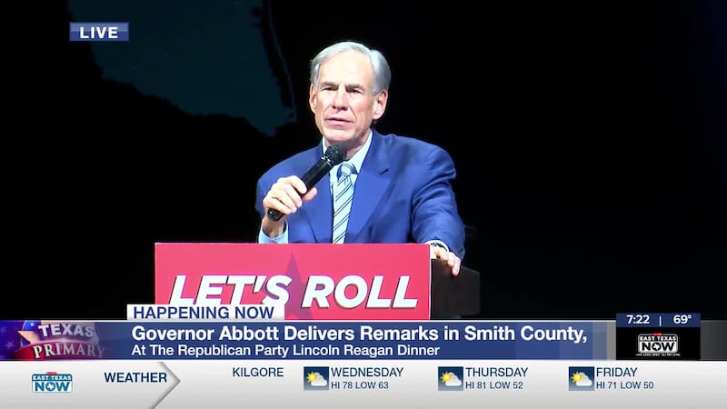 El gobernador Abbott hace una parada en Tyler al inicio de la votación anticipada