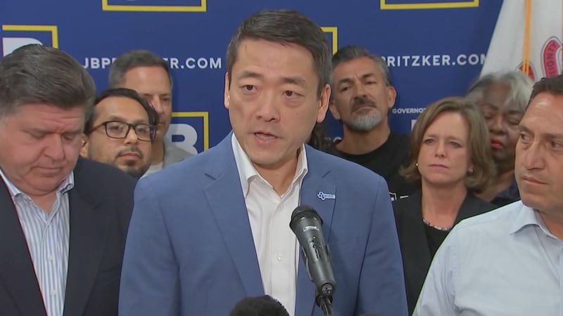 Gobernador Abbott presenta petición para destituir de su cargo al líder demócrata de la Cámara...