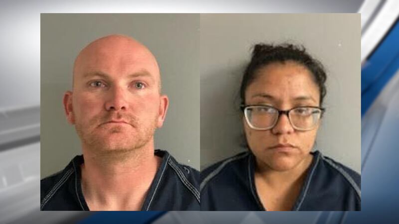 Jacob Patrick Chrones, de 34 años, y su esposa, Adeline Esmerelda Aparicio-Rodriguez, de 35 años.