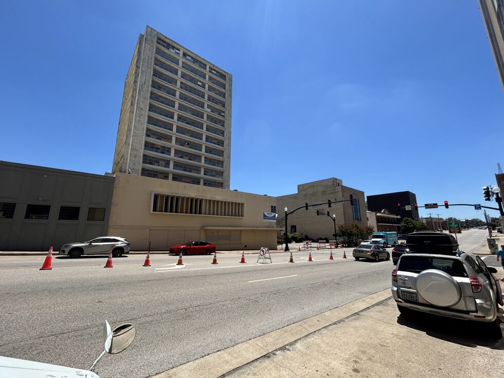 Tyler police monitoring Carlton Hotel after reports of debris falling