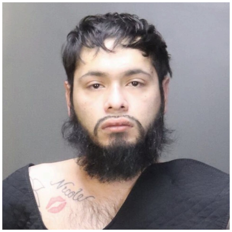 Adrián Rodríguez González de 27 años, se encuentra en la cárcel del condado de McLennan.