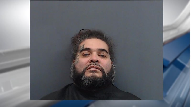 Hombre hispano se declara culpable de transportar niños de Dallas a Tyler para la prostitución