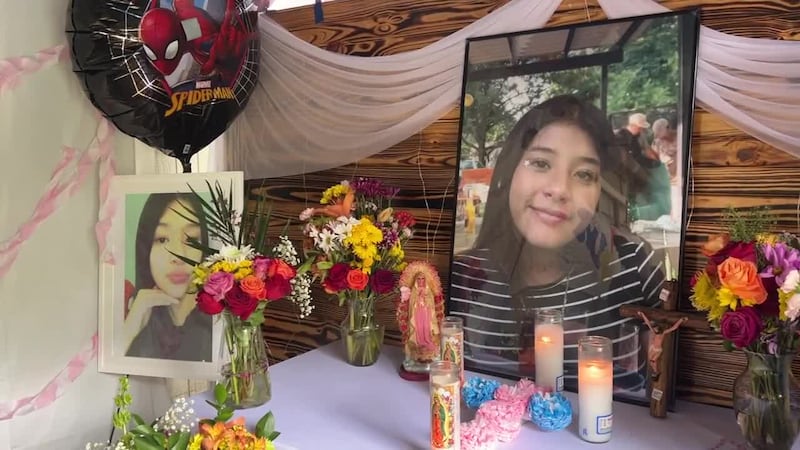 Una madre del este de Texas esta buscanod respuestas tras la muerte de su hija de 15 años,...