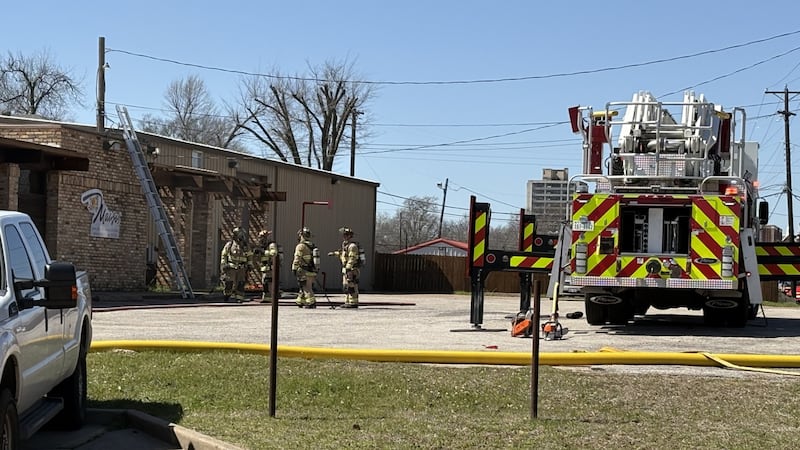 Tyler firefighters respond to building fire on East Erwin