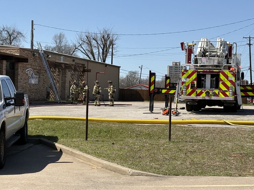 Tyler firefighters respond to building fire on East Erwin