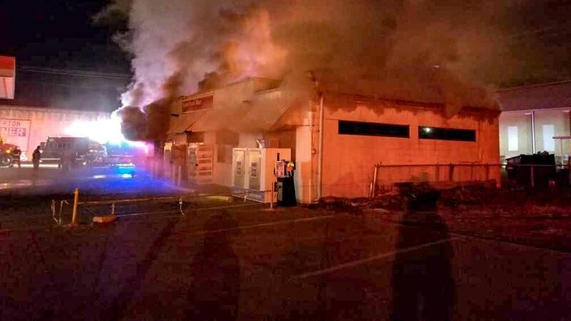 El incendio ocurrió en Quick Track #38 Exxon en South Commerce Street.