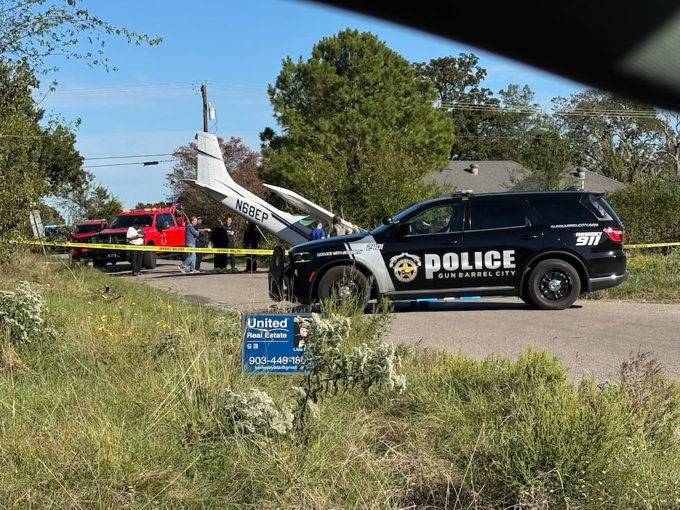 Reports of downed aircraft in Gun Barrel City