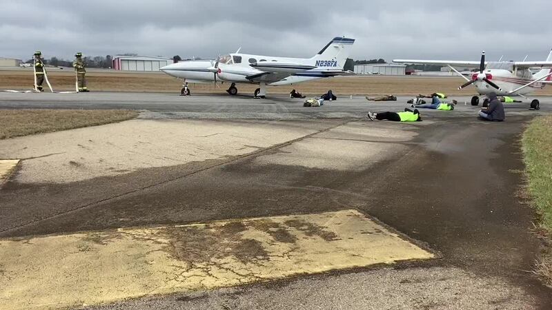 El Aeropuerto Regional del Este de Texas tuvo una emergencia a gran escala esta mañana, pero...