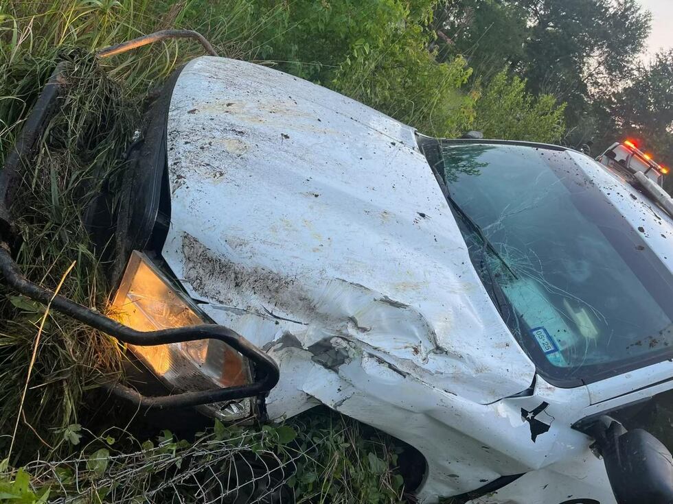 Trinity County deputy injured in wreck