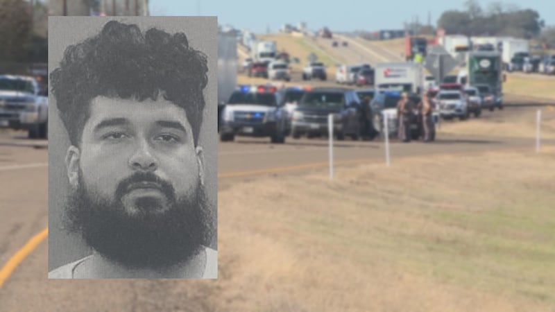 El conductor ha sido identificado como Raúl Anthony Caballero, de 22 años, quien está acusado...