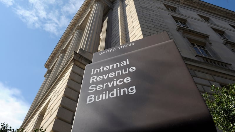 ARCHIVO - El exterior del edificio del Servicio de Impuestos Internos (IRS) en Washington,...