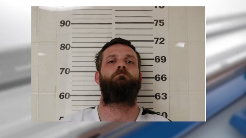 Ashton Todd Salsman, de 35 años, recibió dos cadenas perpetuas por agresión sexual grave a un...