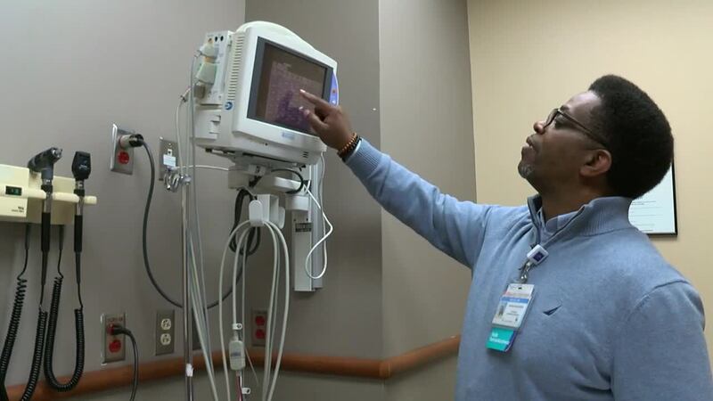 Hospital St. Luke’s Health Memorial en Lufkin, las puertas permanecieron abiertas, y los...