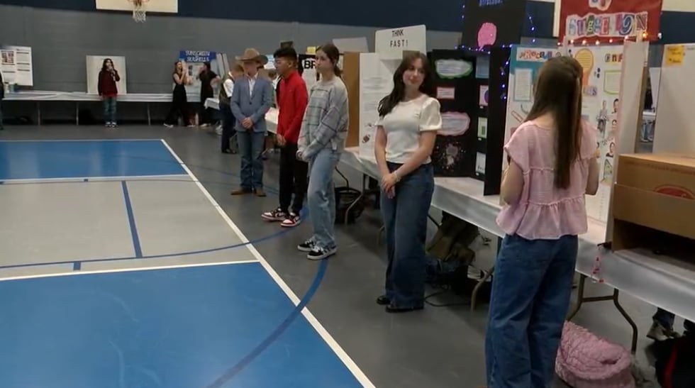 Estudiantes de secundaria y preparatoria compiten en la Feria Regional de Ciencias del este de...