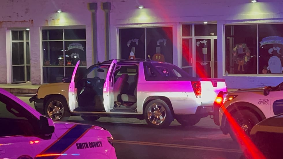 La policía de Tyler detiene a un hombre tras una persecución a baja velocidad con un hombre en...