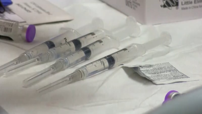 Se nos ha informado de que los primeros datos sugieren que los niños pueden ser más susceptibles.