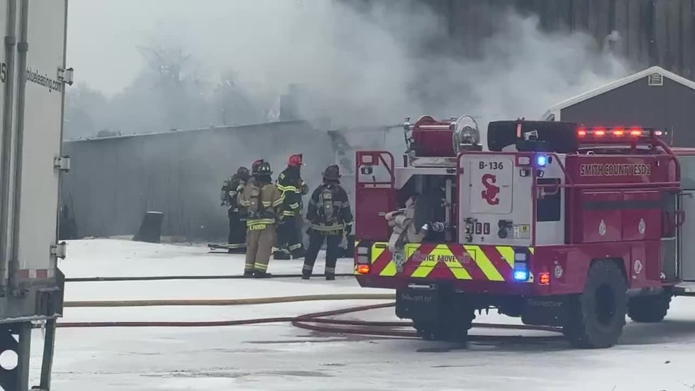 Firefighters respond to commercial fire on Loop 323