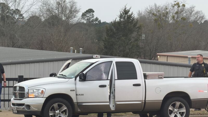 Un conductor dispara a otro tras un accidente en Tyler, en Paluxy y Grande.