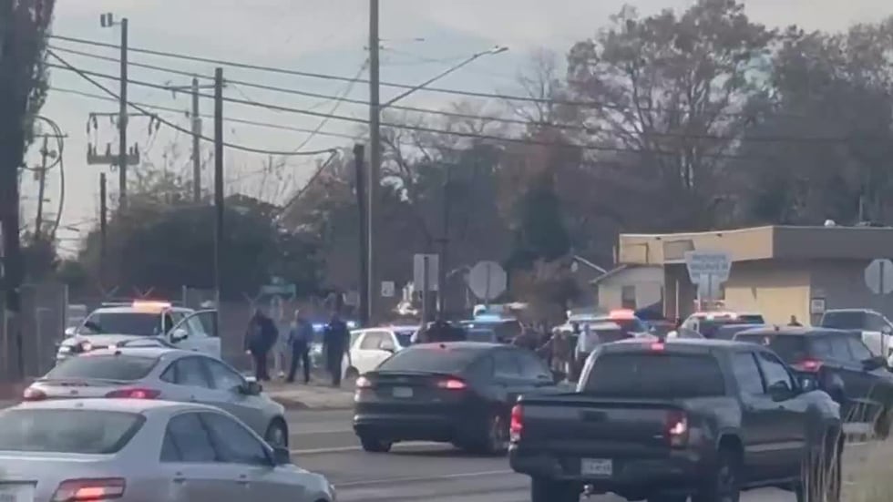 Conductor disparó contra los agentes durante una persecución, según la policía de Lindale