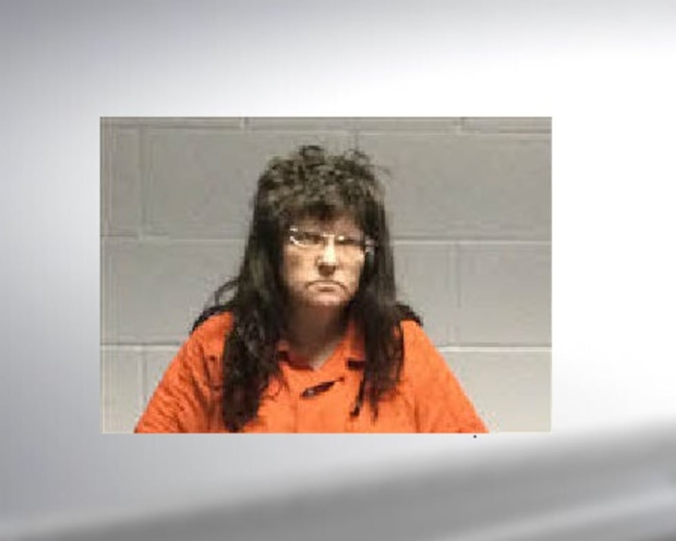 Midge Armer se encuentra en la cárcel del condado de Polk