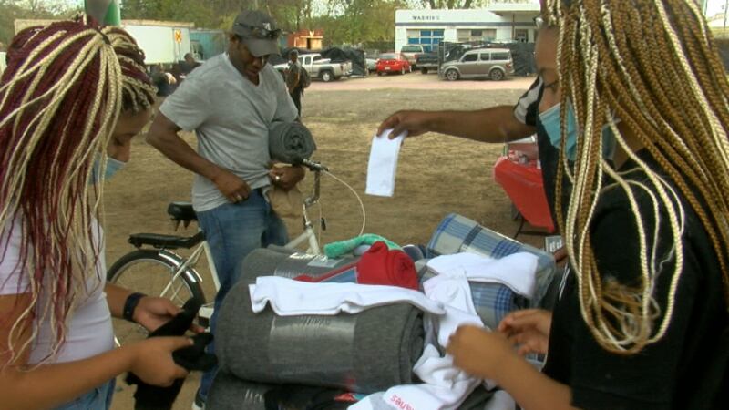 Two east Texas sisters handed out blankets, socks, and homemade food to Tyler’s less fortunate.