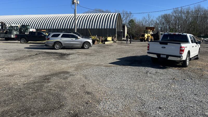 Trabajadores encontraron un corazón humano en una pila de sal para derretir nieve en un...