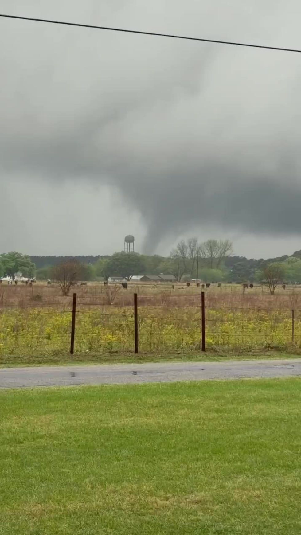 Tornado reported near Lindale; TDEM confirms home damage