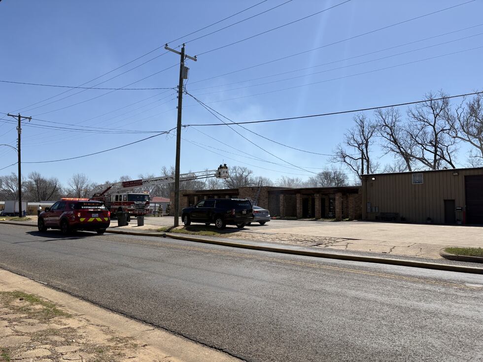 Tyler firefighters respond to building fire on East Erwin