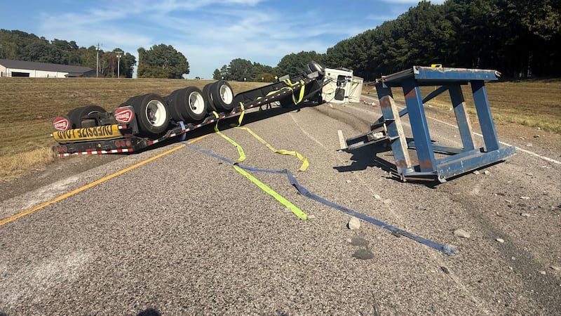 Overturned 18-wheeler shuts down eastbound lanes of Highway 31 near Chandler