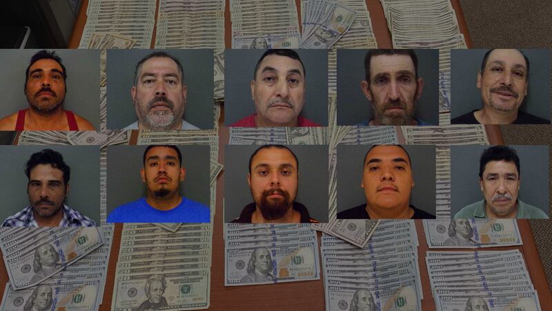 En la foto, el dinero en efectivo incautado cuando las autoridades del condado de Houston...
