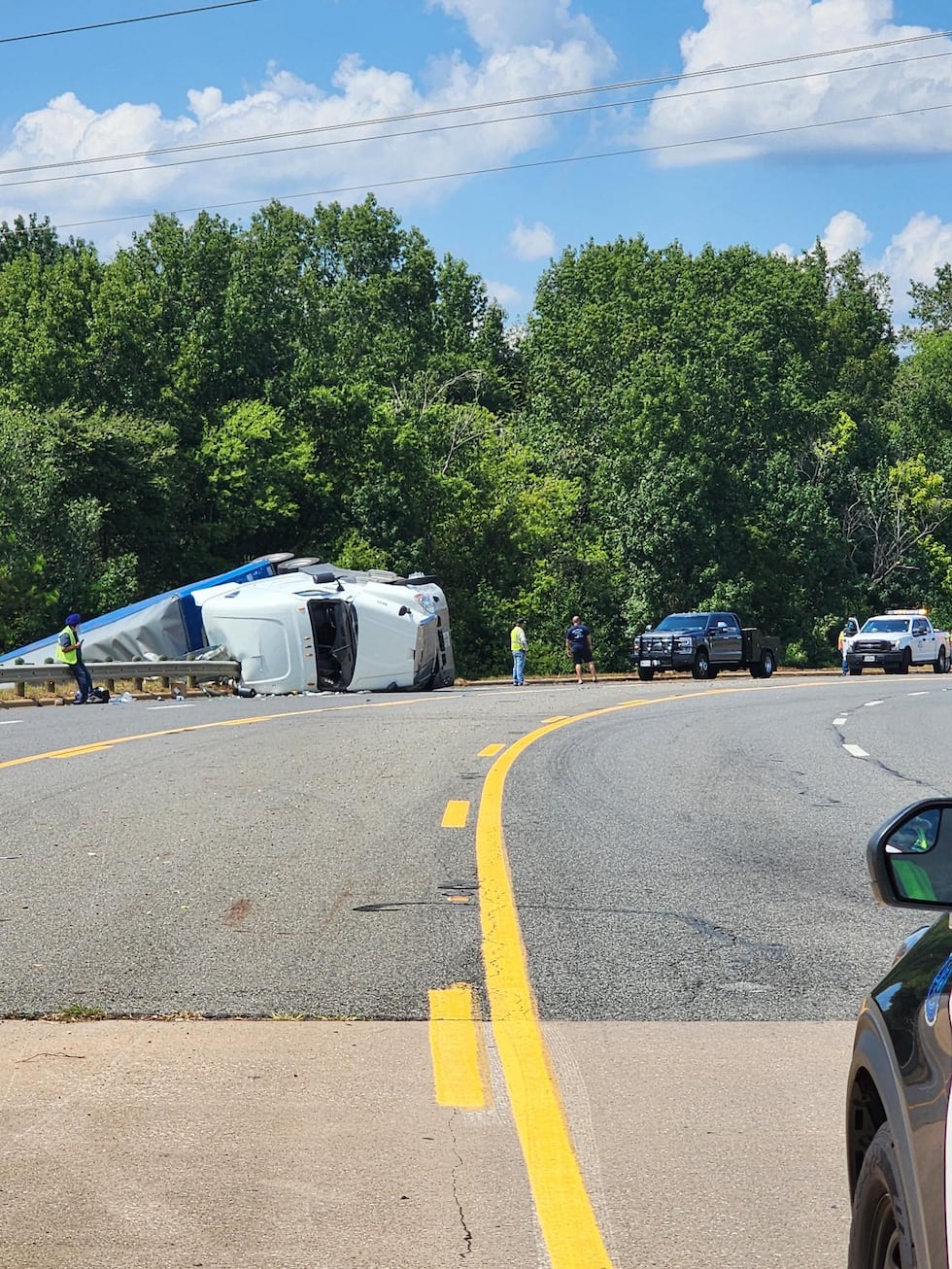 Overturned 18-wheeler delays Marshall traffic