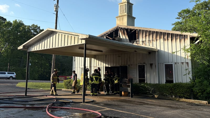 Iglesia de Flint declarada en pérdida total tras incendio matutino