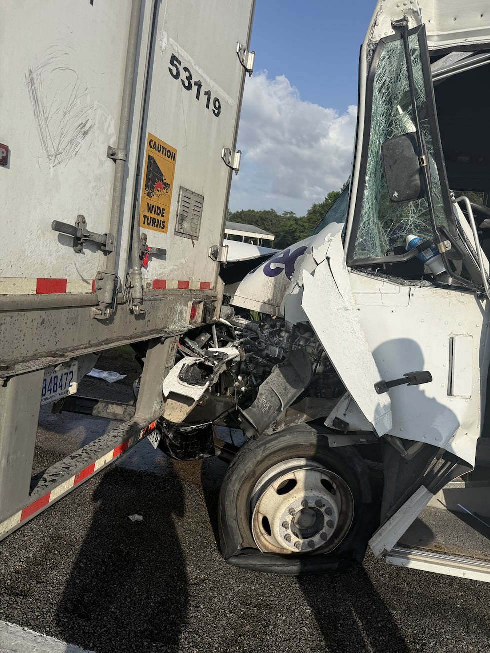 FedEx driver dies in Lufkin wreck