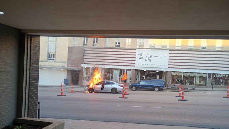 Seguridad contra incendios: Qué hacer si su vehículo se incendia.