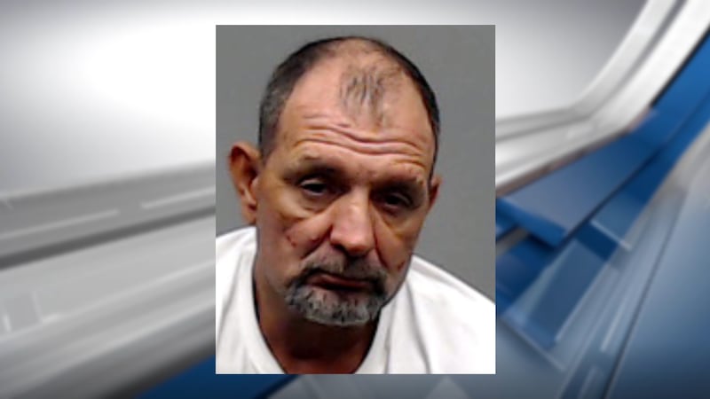 Trabajador de mantenimiento de Troup acusado de robar joyas valoradas por miles de dólares.