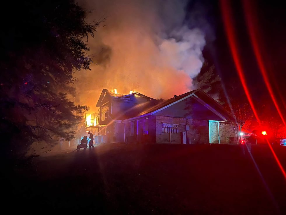 Apartment fire leaves 5 Jefferson families without residences