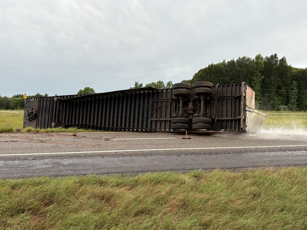 Overturned 18-wheeler on I-20