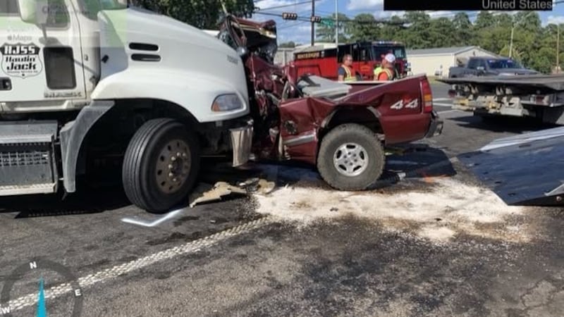 2 dead after collision involving tractor-trailer in Hallsville