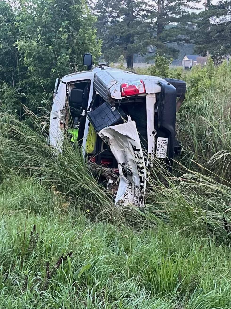 Trinity County deputy injured in wreck