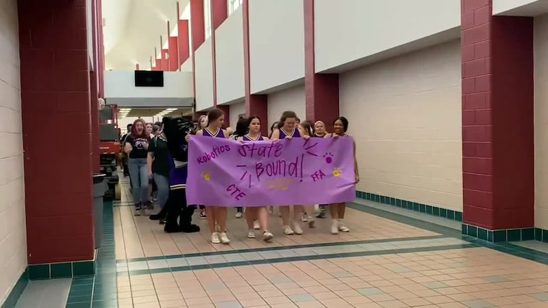 El equipo de robótica de Lufkin High School se dirige a la competencia mundial en Houston