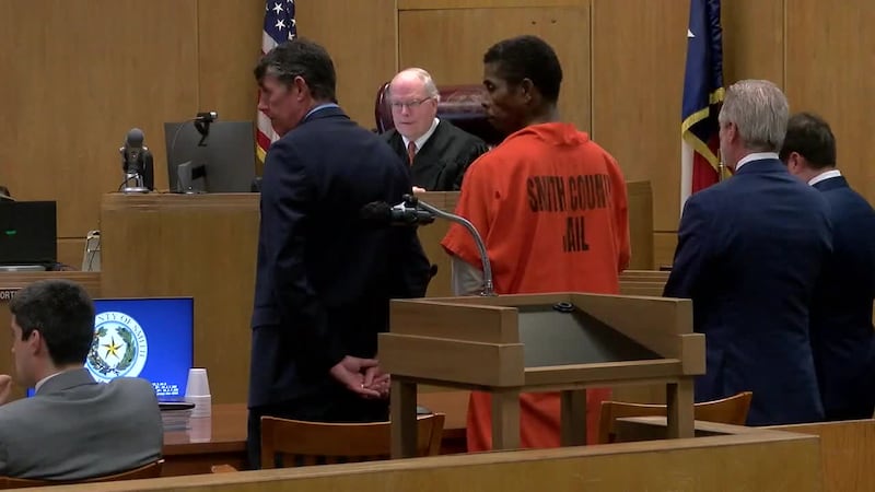 Patrick Mahomes Sr. permanecerá en libertad condicional durante dos años más.